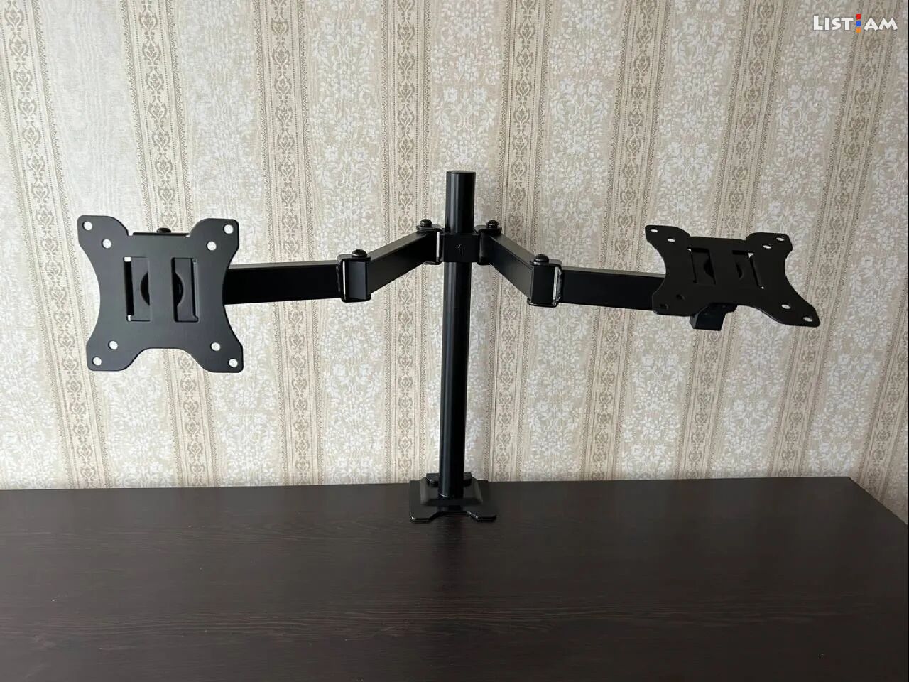 Dual Monitor arms
