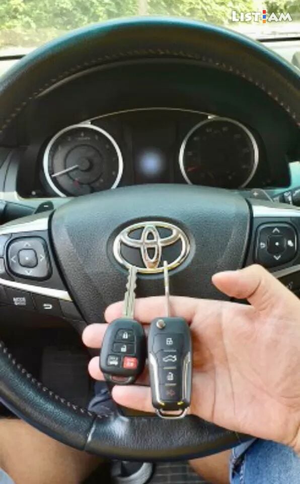Toyota Camry key