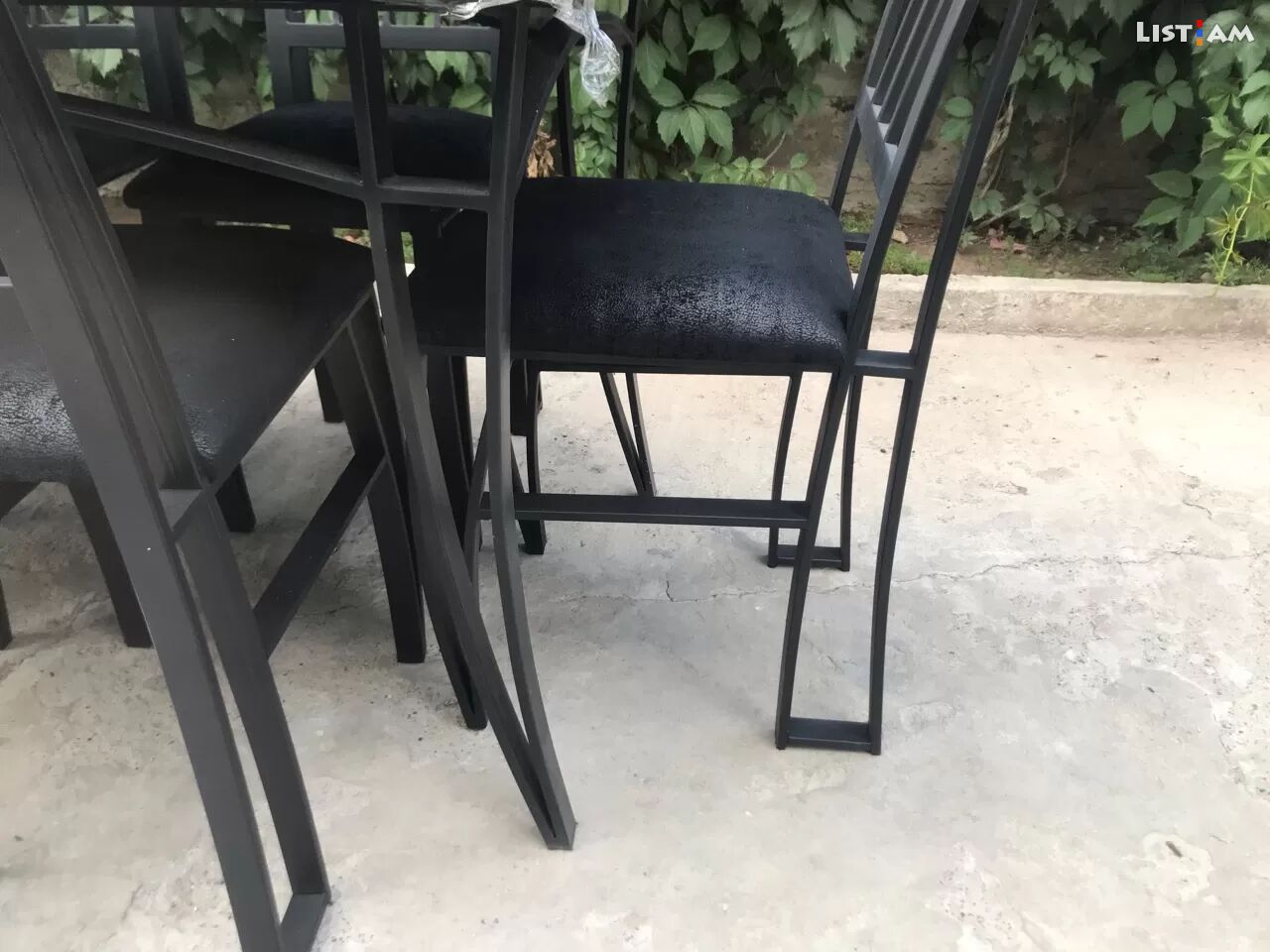 Սեղան աթոռ