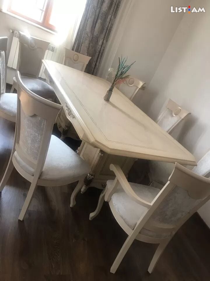 Սեղան և 8