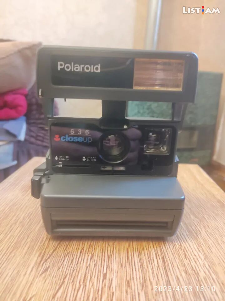 Polaroid 636 close
