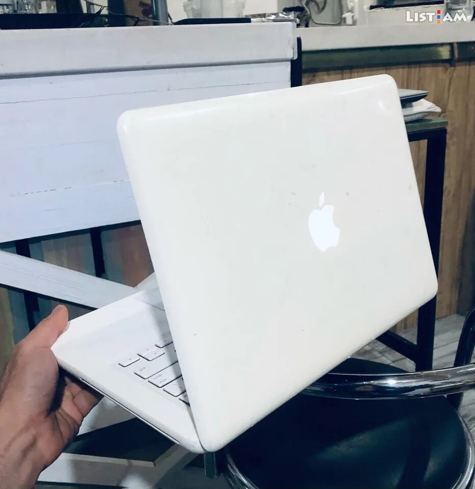 Apple MacBook 2.4
