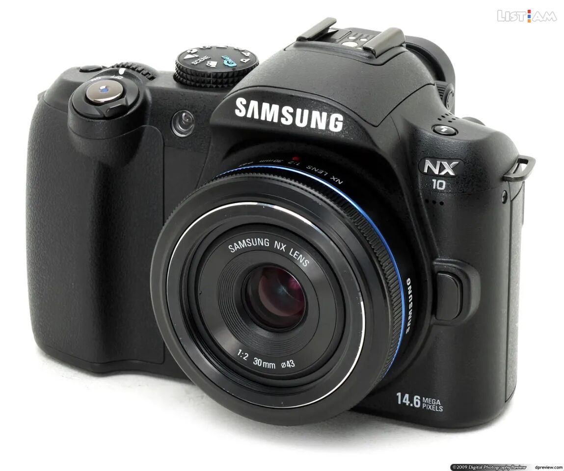Samsung NX10 Camera
