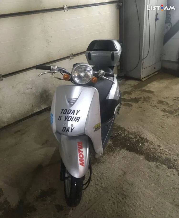 Moped Honda Today