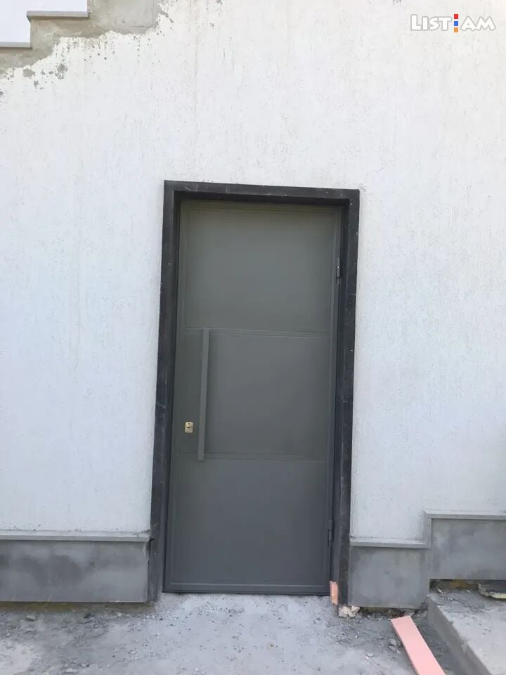 Դռներ տան