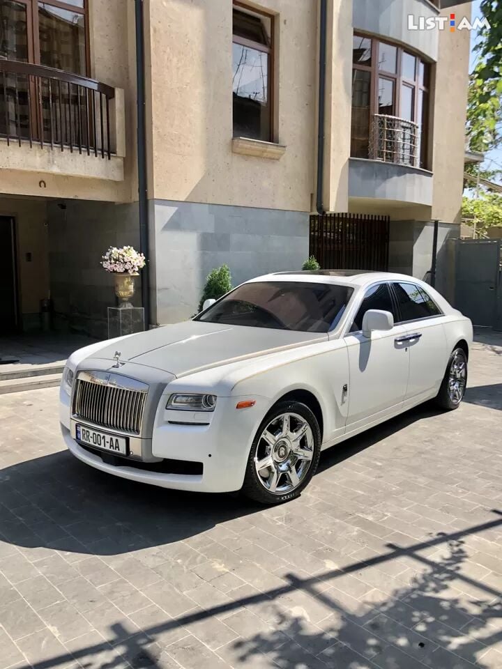 Rolls Royce ghost.