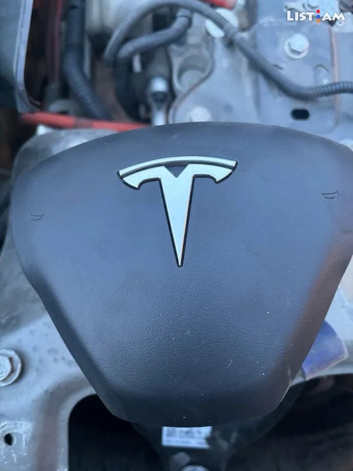 Tesla model 3 airbag