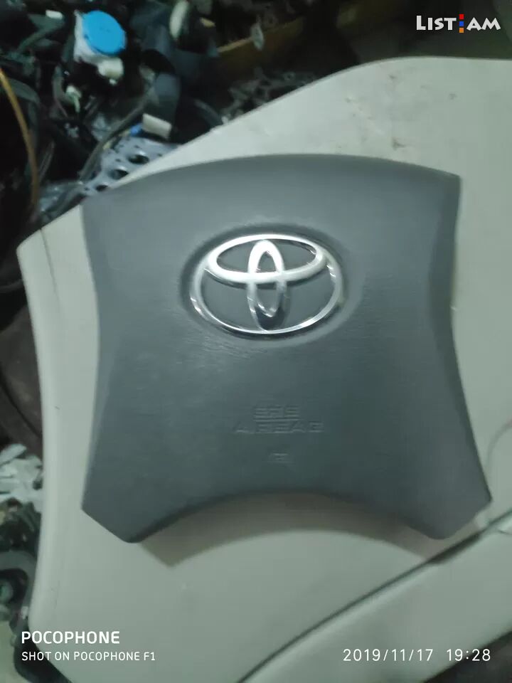Toyota camry v40 le