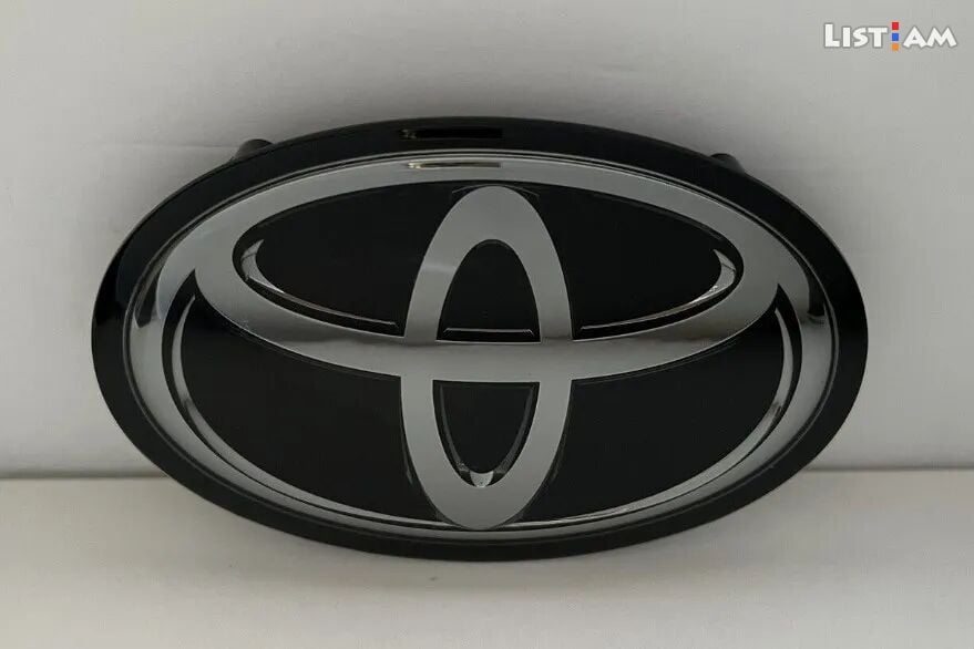 Toyota Camry emblem