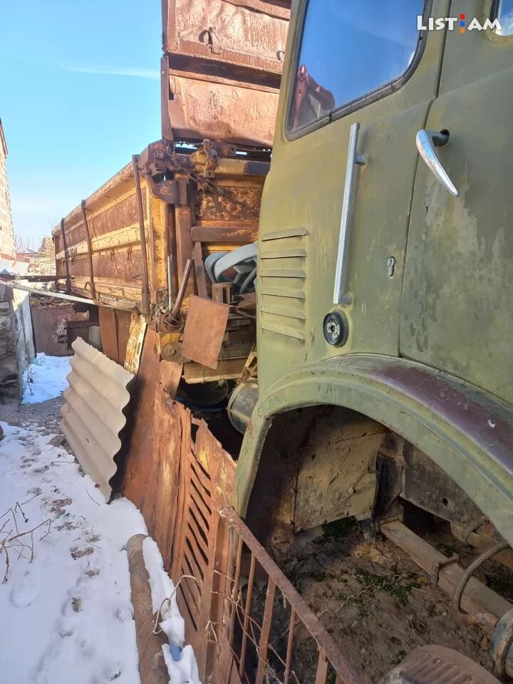 Dump Truck МАЗ -