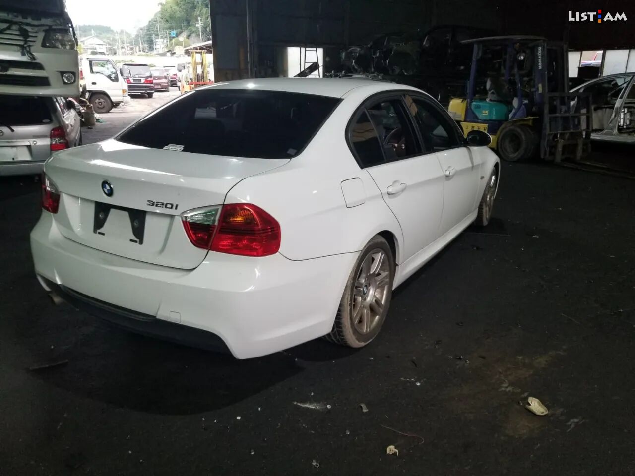 BMW 3 Series, E90