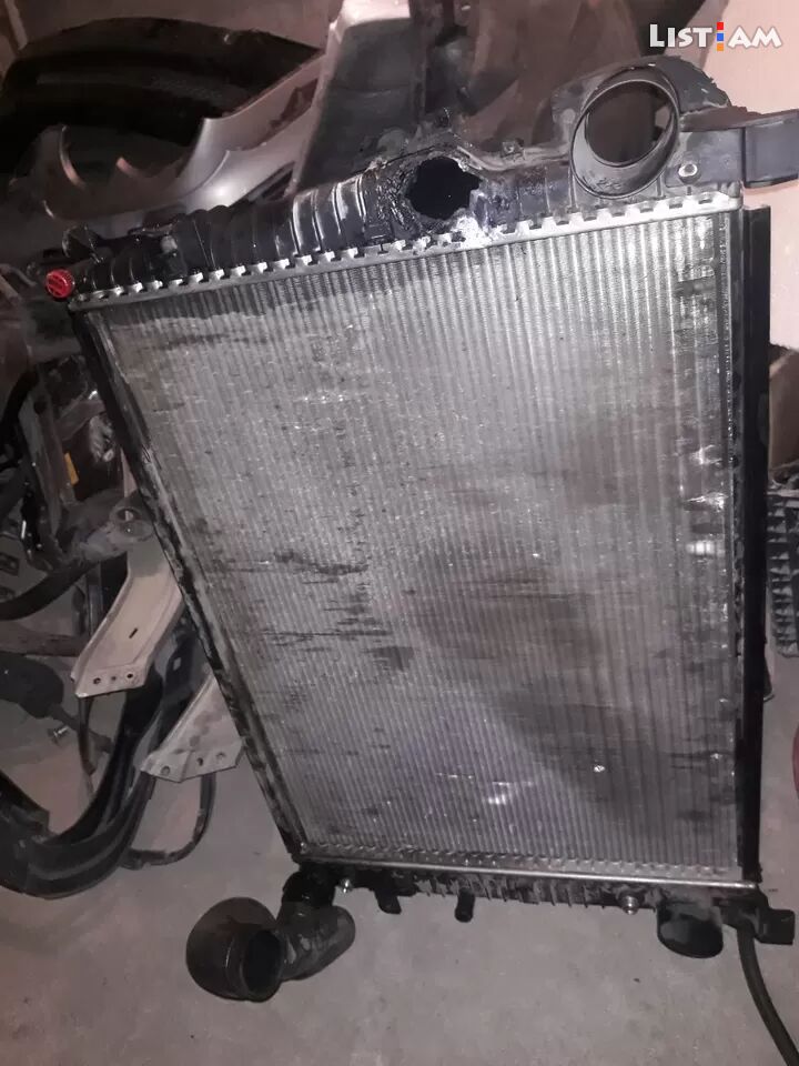 W220 radiator
