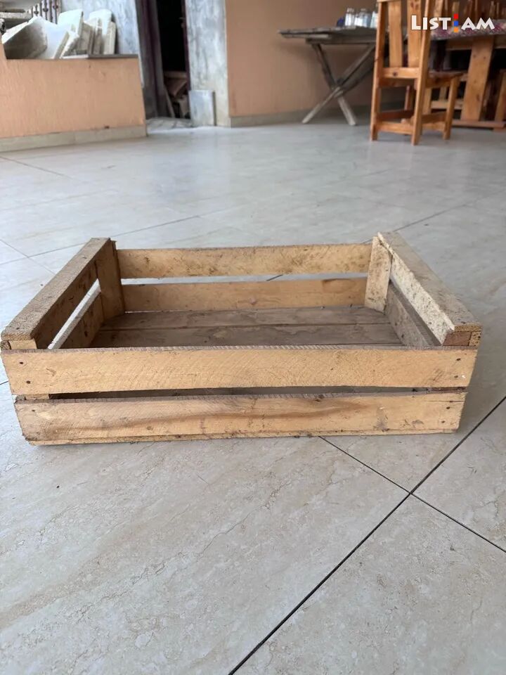 Փայտե արկղ