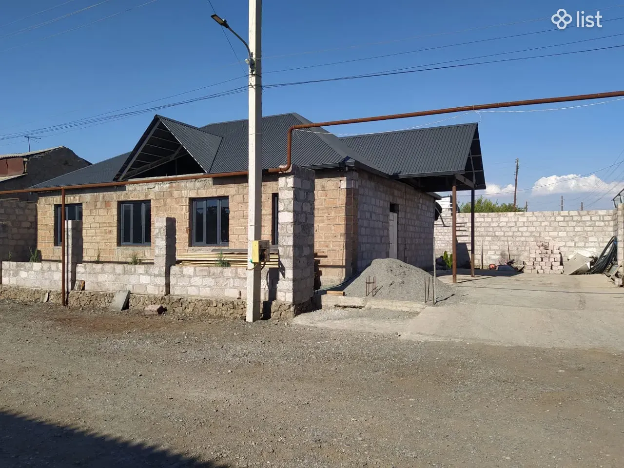 Single story stone house in Dashtavan, 124 sq.m., partial renovation -  Houses for Sale - List.am