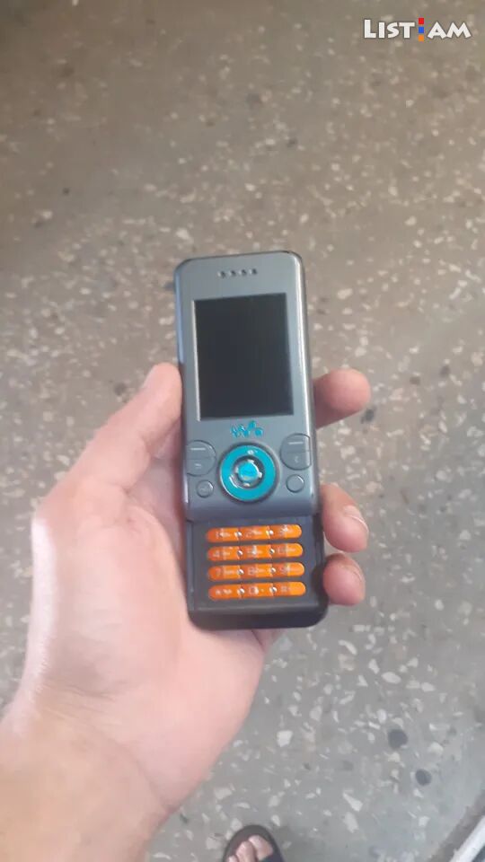Sony Ericsson W580,