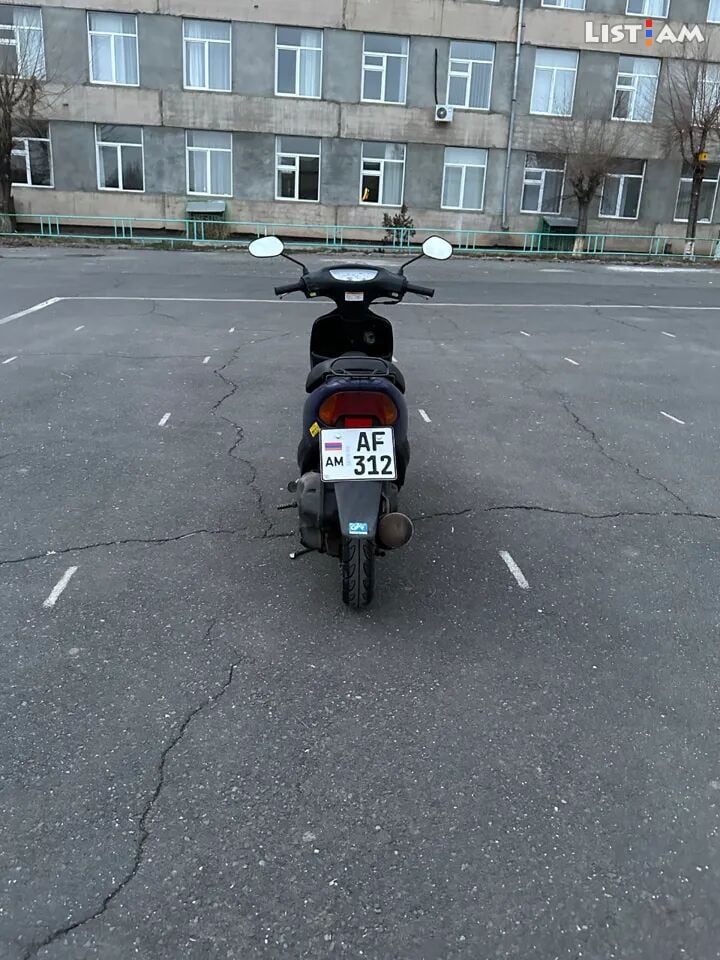 Moped Honda Dio