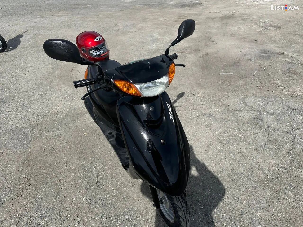 Yamaha Jog moped