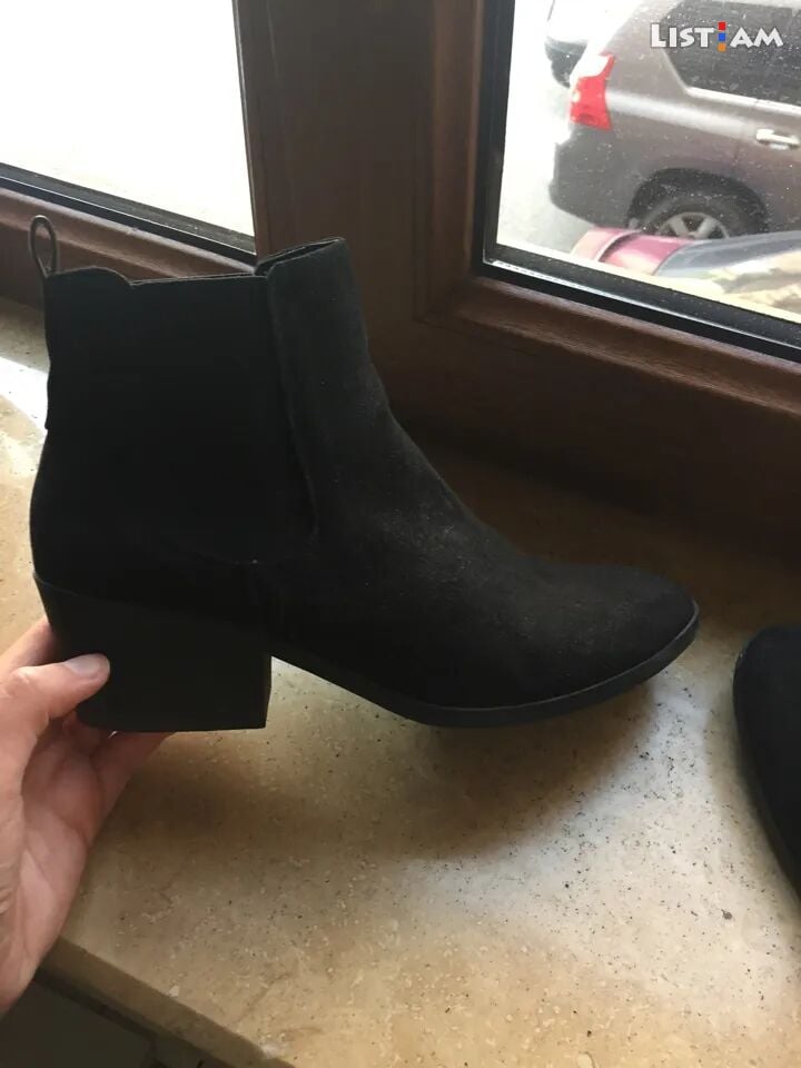 Boots Female, NEW,