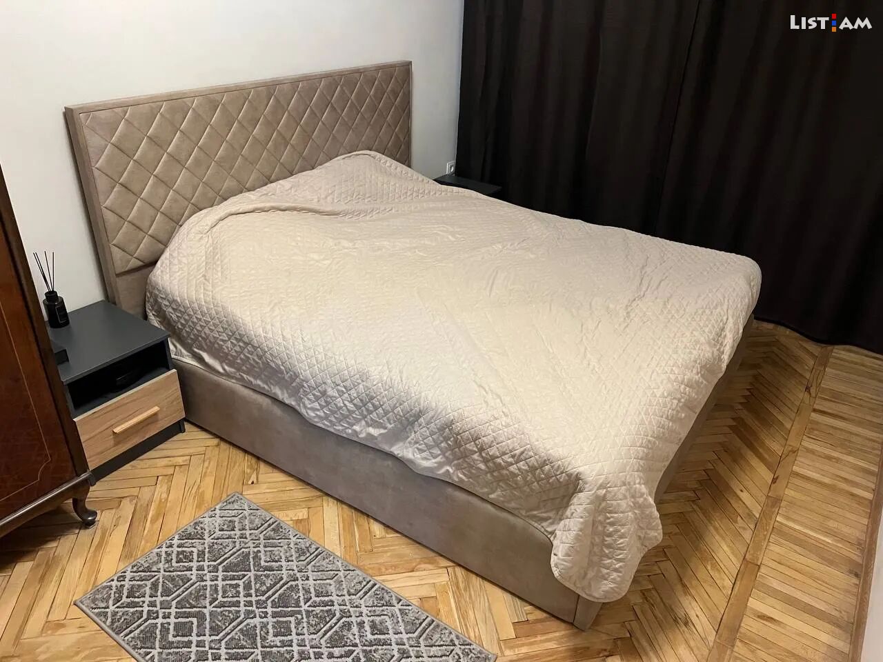 Кровать с