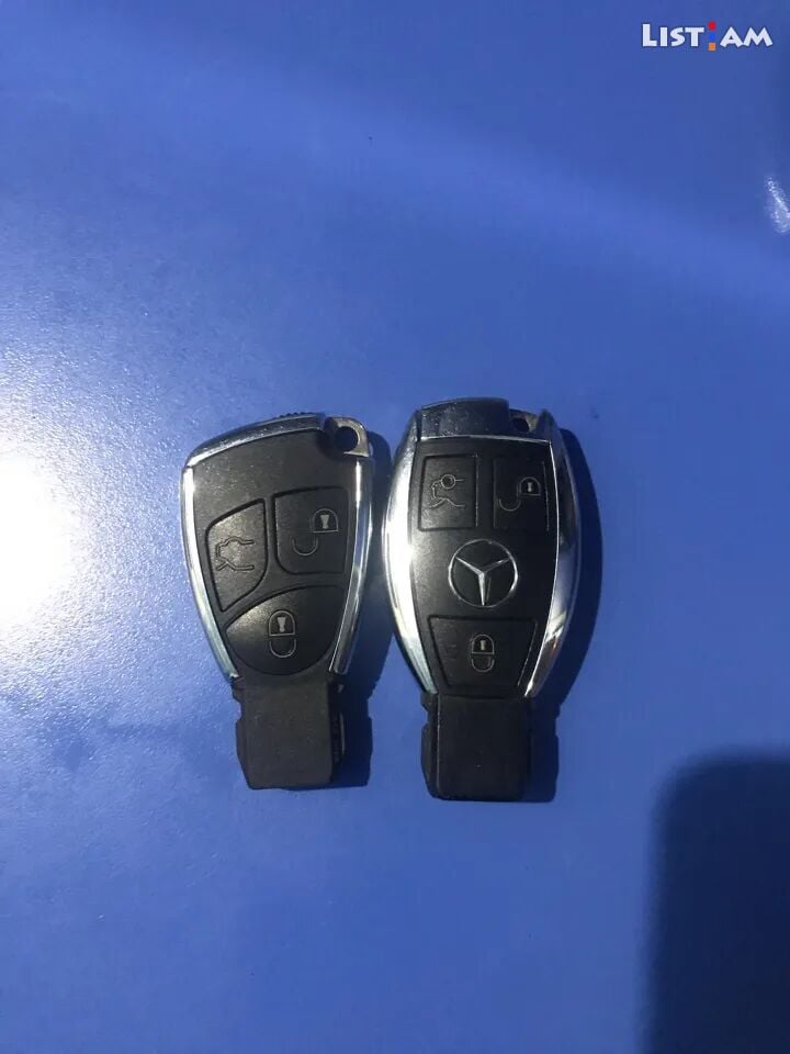 Mercedes key