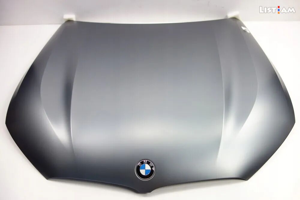 BMW M8 կապոտ